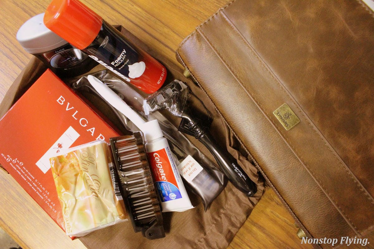 沒有最爽只有更爽! Emirates頭等艙BVLGARI過夜包 開箱!