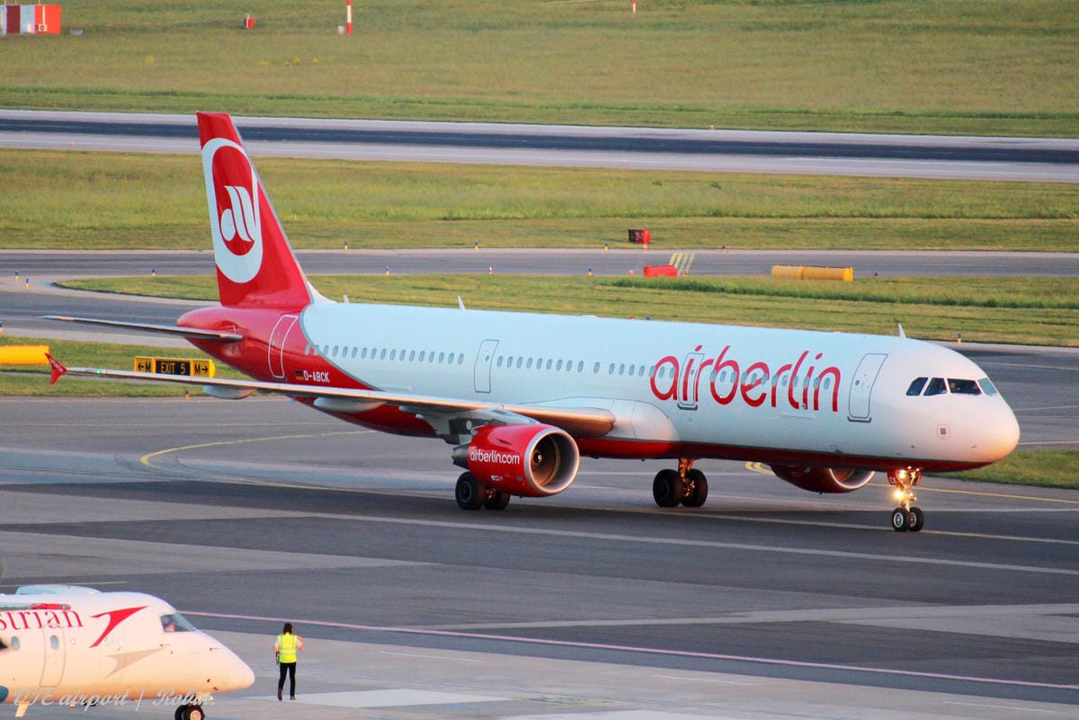 維也納機場觀景台航拍記錄 -付費入場,超遼闊無玻璃、無鐵網阻隔視野! - 第55張圖 維也納機場觀景台航拍記錄 -付費入場,超遼闊無玻璃、無鐵網阻隔視野!