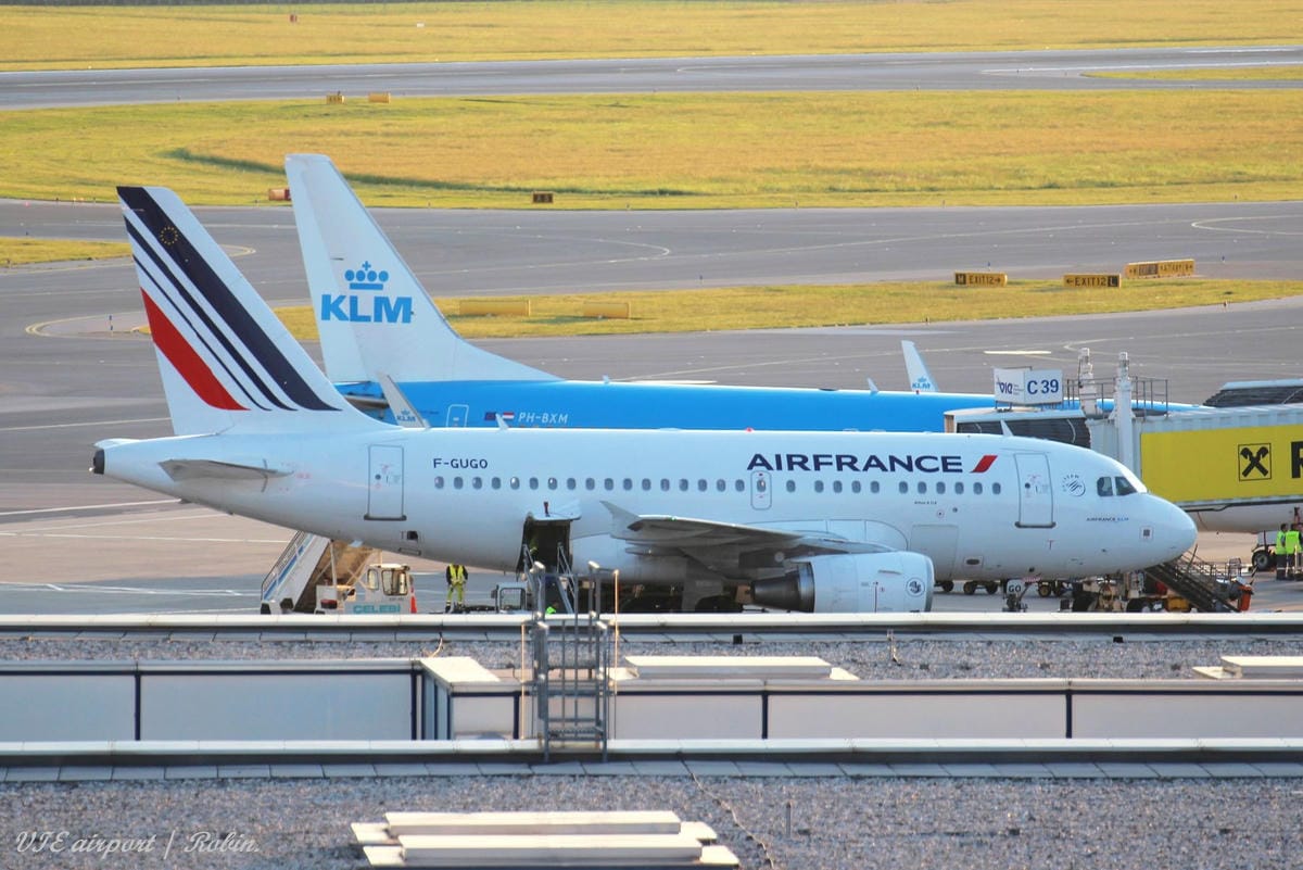 維也納機場觀景台航拍記錄 -付費入場,超遼闊無玻璃、無鐵網阻隔視野! - 第37張圖 維也納機場觀景台航拍記錄 -付費入場,超遼闊無玻璃、無鐵網阻隔視野!