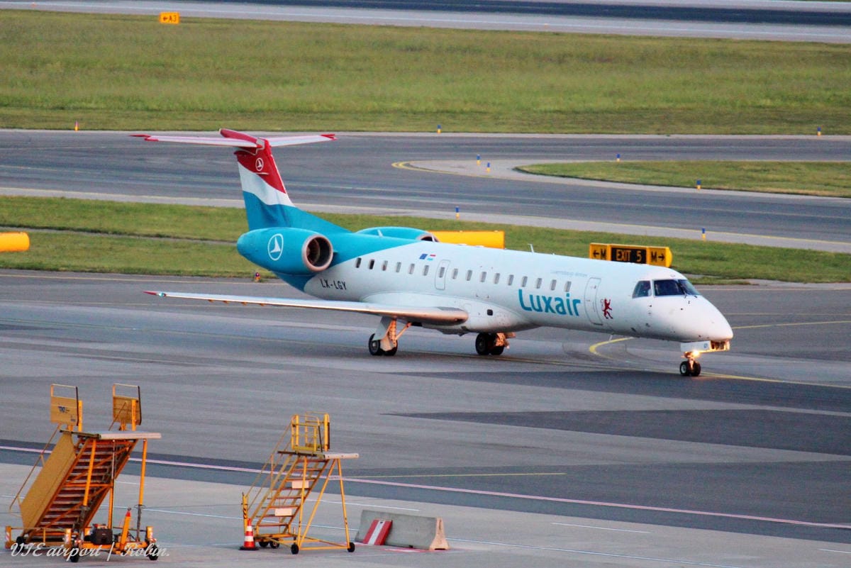 維也納機場觀景台航拍記錄 -付費入場,超遼闊無玻璃、無鐵網阻隔視野! - 第62張圖 維也納機場觀景台航拍記錄 -付費入場,超遼闊無玻璃、無鐵網阻隔視野!