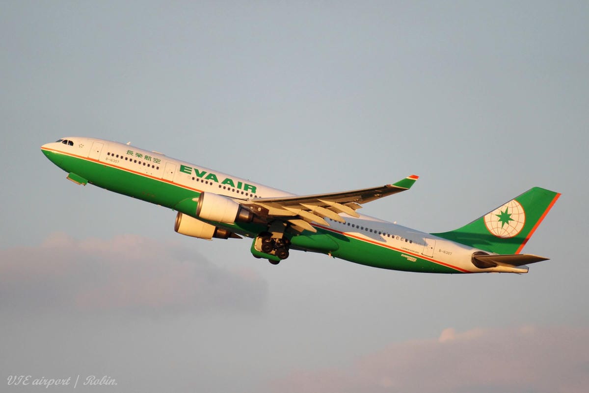 維也納機場觀景台航拍記錄 -付費入場,超遼闊無玻璃、無鐵網阻隔視野! - 第43張圖 維也納機場觀景台航拍記錄 -付費入場,超遼闊無玻璃、無鐵網阻隔視野!