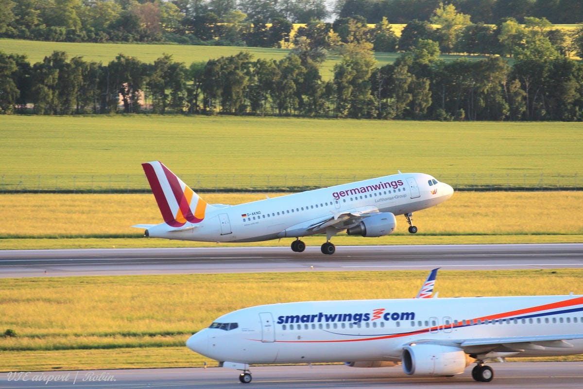 維也納機場觀景台航拍記錄 -付費入場,超遼闊無玻璃、無鐵網阻隔視野! - 第31張圖 維也納機場觀景台航拍記錄 -付費入場,超遼闊無玻璃、無鐵網阻隔視野!