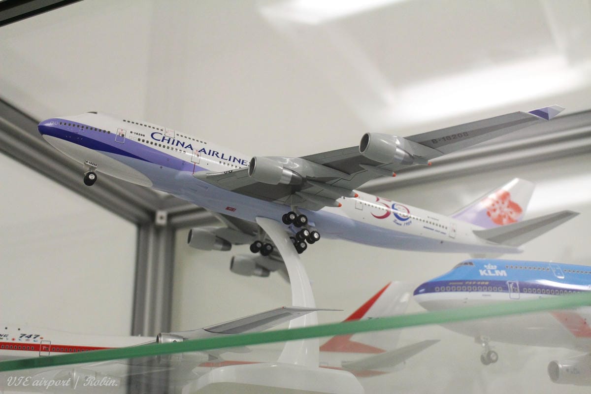 維也納機場觀景台航拍記錄 -付費入場，超遼闊無玻璃、無鐵網阻隔視野!