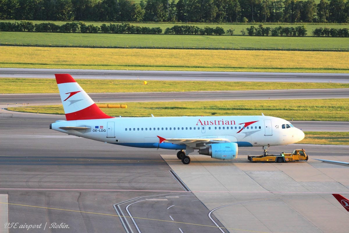 維也納機場觀景台航拍記錄 -付費入場,超遼闊無玻璃、無鐵網阻隔視野! - 第40張圖 維也納機場觀景台航拍記錄 -付費入場,超遼闊無玻璃、無鐵網阻隔視野!