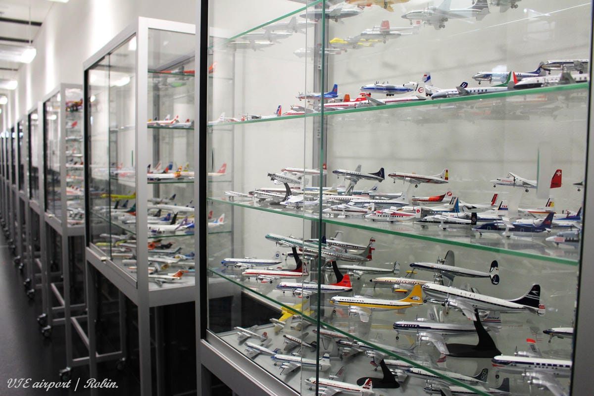 維也納機場觀景台航拍記錄 -付費入場,超遼闊無玻璃、無鐵網阻隔視野! - 第8張圖 維也納機場觀景台航拍記錄 -付費入場,超遼闊無玻璃、無鐵網阻隔視野!