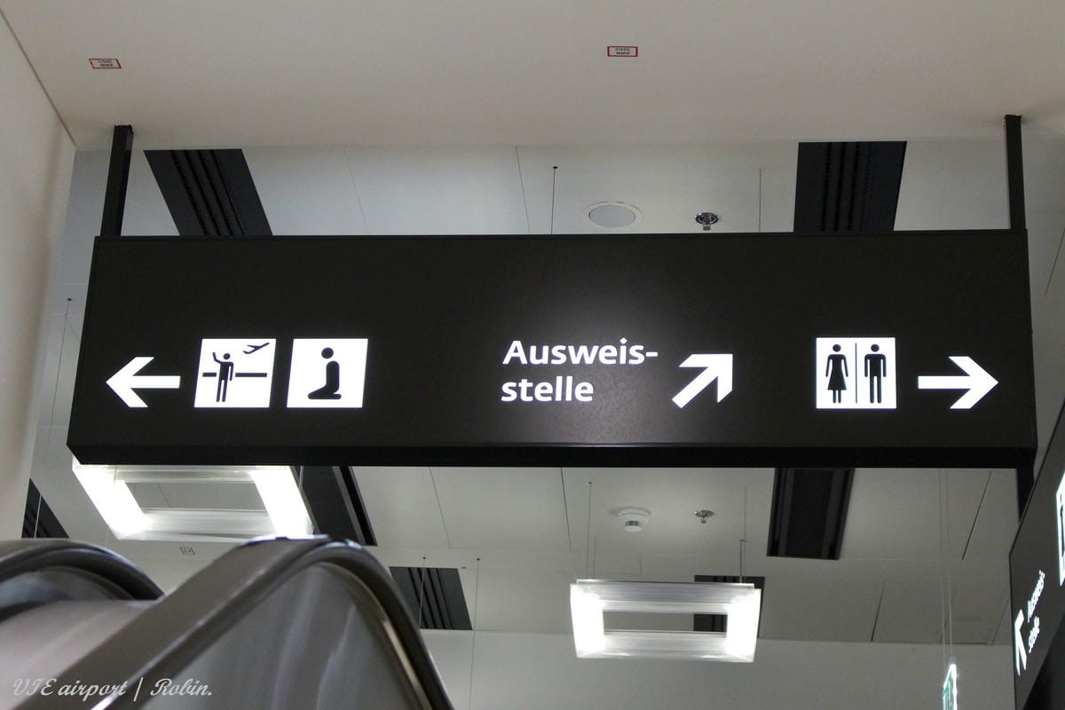 維也納機場觀景台航拍記錄 -付費入場,超遼闊無玻璃、無鐵網阻隔視野! - 第6張圖 維也納機場觀景台航拍記錄 -付費入場,超遼闊無玻璃、無鐵網阻隔視野!