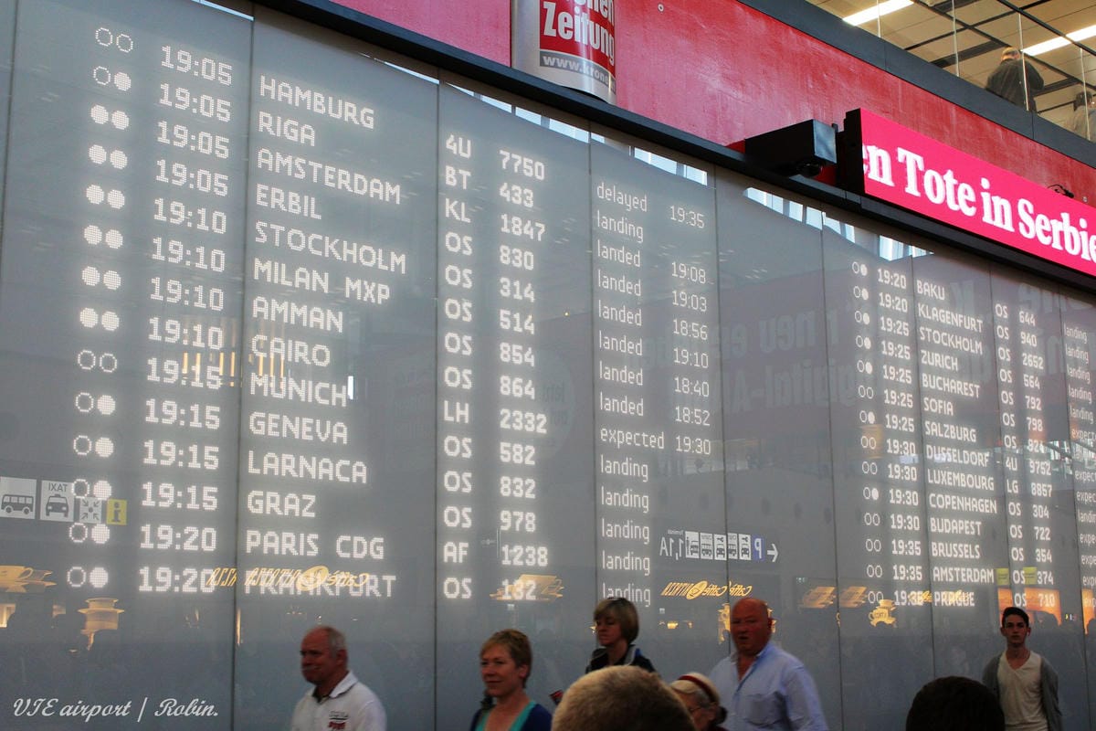 維也納機場觀景台航拍記錄 -付費入場,超遼闊無玻璃、無鐵網阻隔視野! - 第4張圖 維也納機場觀景台航拍記錄 -付費入場,超遼闊無玻璃、無鐵網阻隔視野!