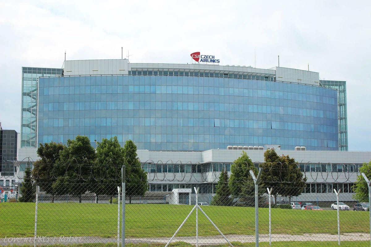 布拉格機場Airport Tour見學行程 – 航空迷必推驚奇體驗,近距離欣賞飛機起降及地面作業(含報名方式、詳細遊程介紹) - 第60張圖 布拉格機場Airport Tour見學行程 – 航空迷必推驚奇體驗,近距離欣賞飛機起降及地面作業(含報名方式、詳細遊程介紹)