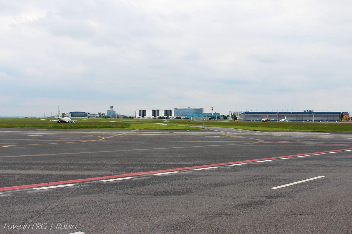 布拉格機場Airport Tour見學行程 – 航空迷必推驚奇體驗,近距離欣賞飛機起降及地面作業(含報名方式、詳細遊程介紹) - 第19張圖 布拉格機場Airport Tour見學行程 – 航空迷必推驚奇體驗,近距離欣賞飛機起降及地面作業(含報名方式、詳細遊程介紹)