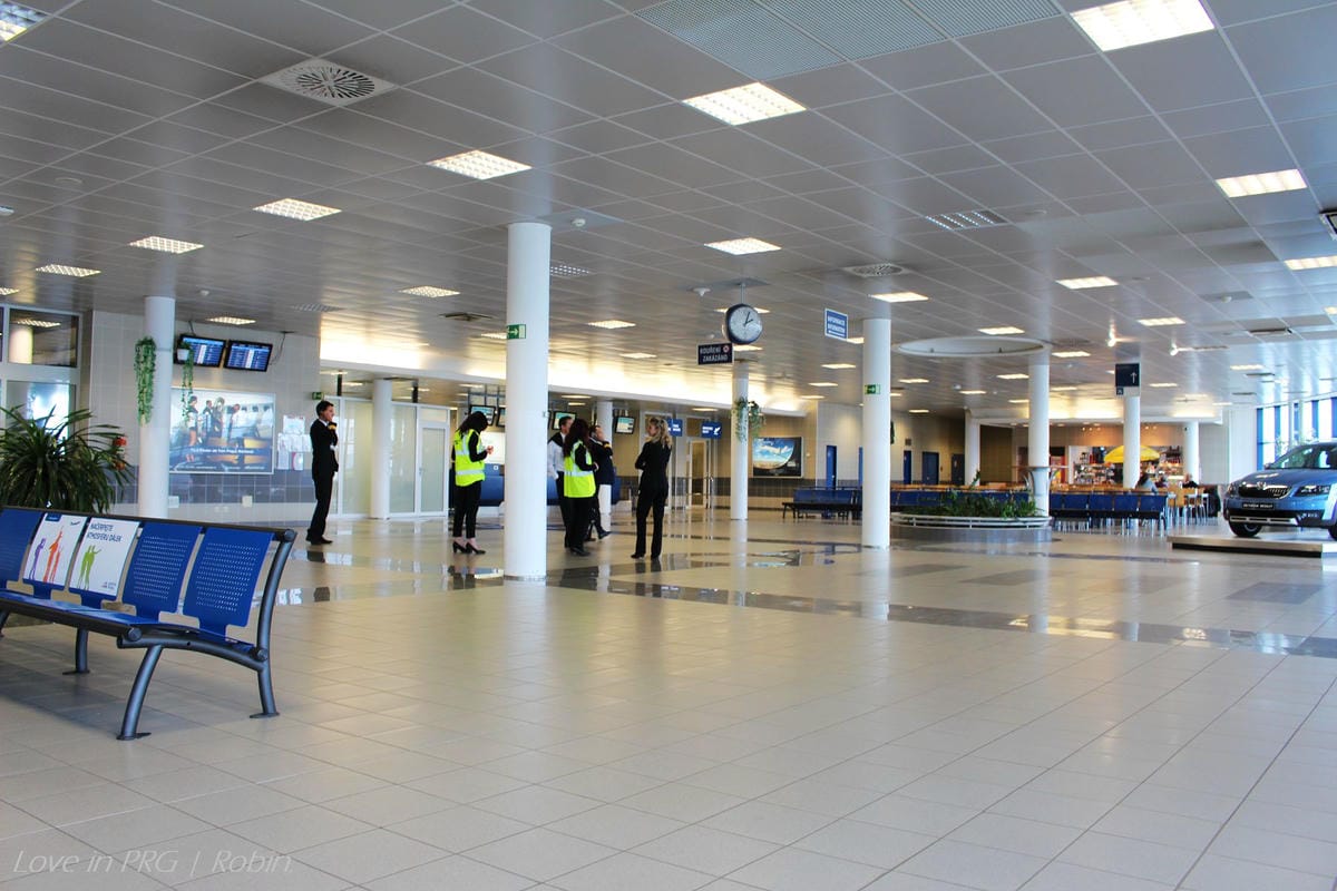 布拉格機場Airport Tour見學行程 – 航空迷必推驚奇體驗,近距離欣賞飛機起降及地面作業(含報名方式、詳細遊程介紹) - 第6張圖 布拉格機場Airport Tour見學行程 – 航空迷必推驚奇體驗,近距離欣賞飛機起降及地面作業(含報名方式、詳細遊程介紹)