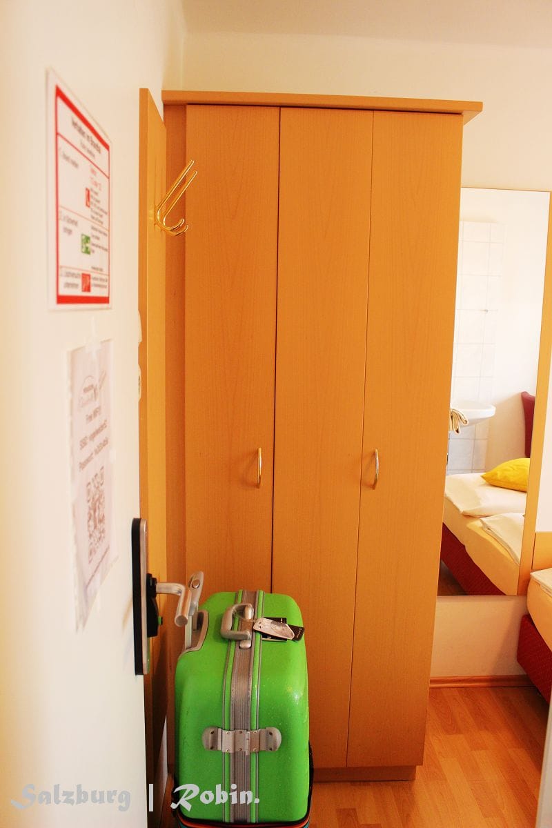 [奧地利] 薩爾斯堡 Salzburg -Pension Elisabeth 住宿分享 –(近火車站、溫馨舒適、提供豐富早餐!)