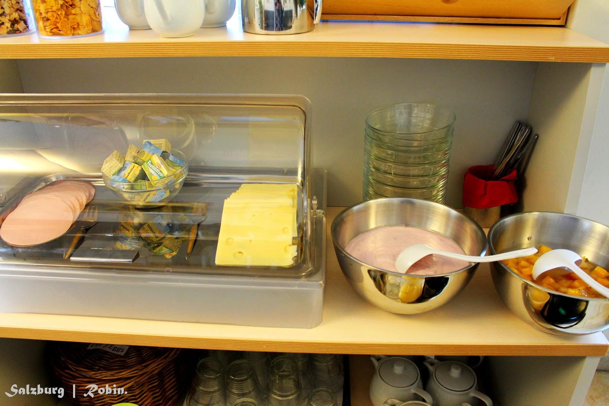 [奧地利] 薩爾斯堡 Salzburg -Pension Elisabeth 住宿分享 –(近火車站、溫馨舒適、提供豐富早餐!)