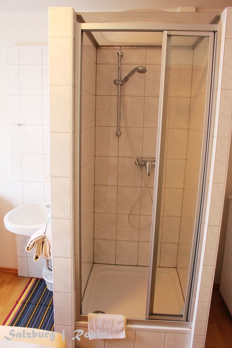 [奧地利] 薩爾斯堡 Salzburg -Pension Elisabeth 住宿分享 –(近火車站、溫馨舒適、提供豐富早餐!)