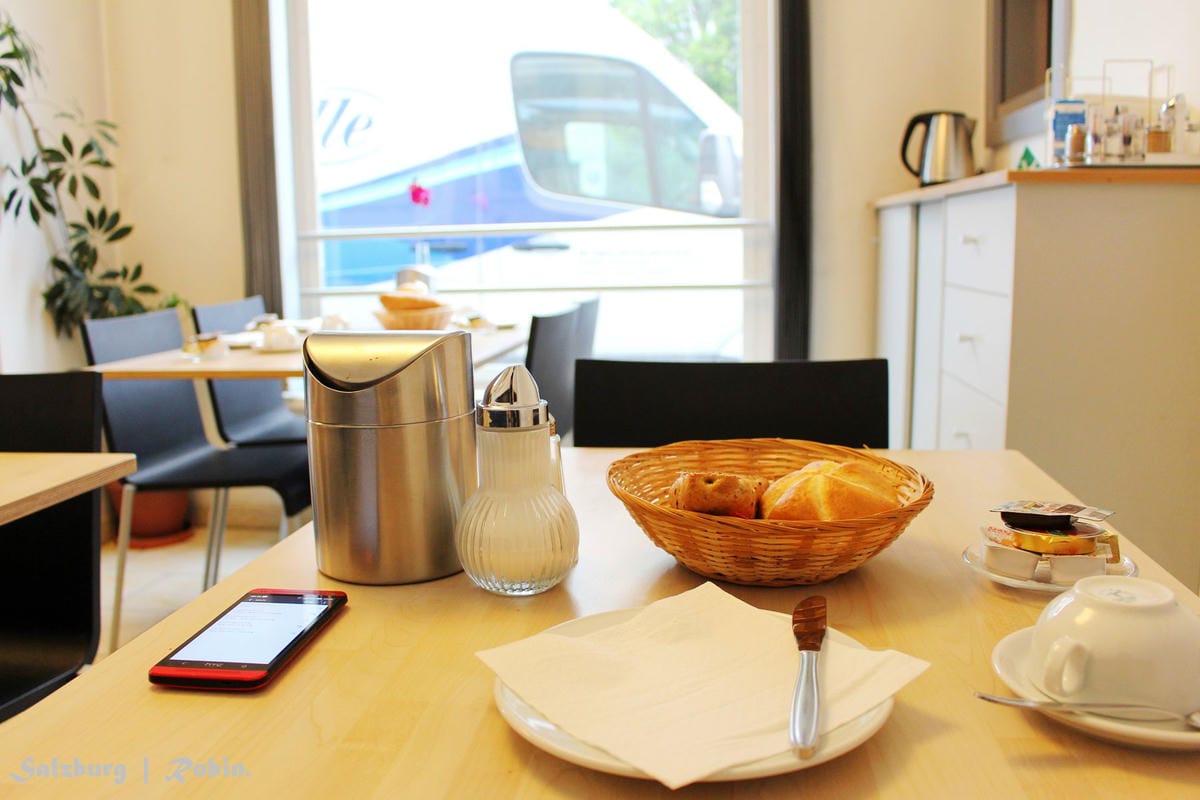 [奧地利] 薩爾斯堡 Salzburg -Pension Elisabeth 住宿分享 –(近火車站、溫馨舒適、提供豐富早餐!)