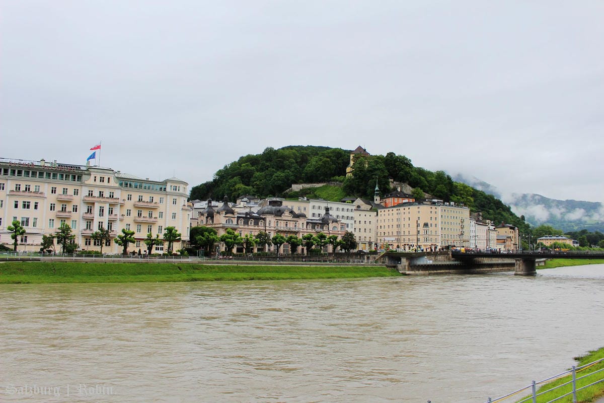 [奧地利] 薩爾斯堡Salzburg舊城區漫遊(上)：米拉貝爾宮、河岸、全城最優view-現代博物館觀景台、洗馬池…