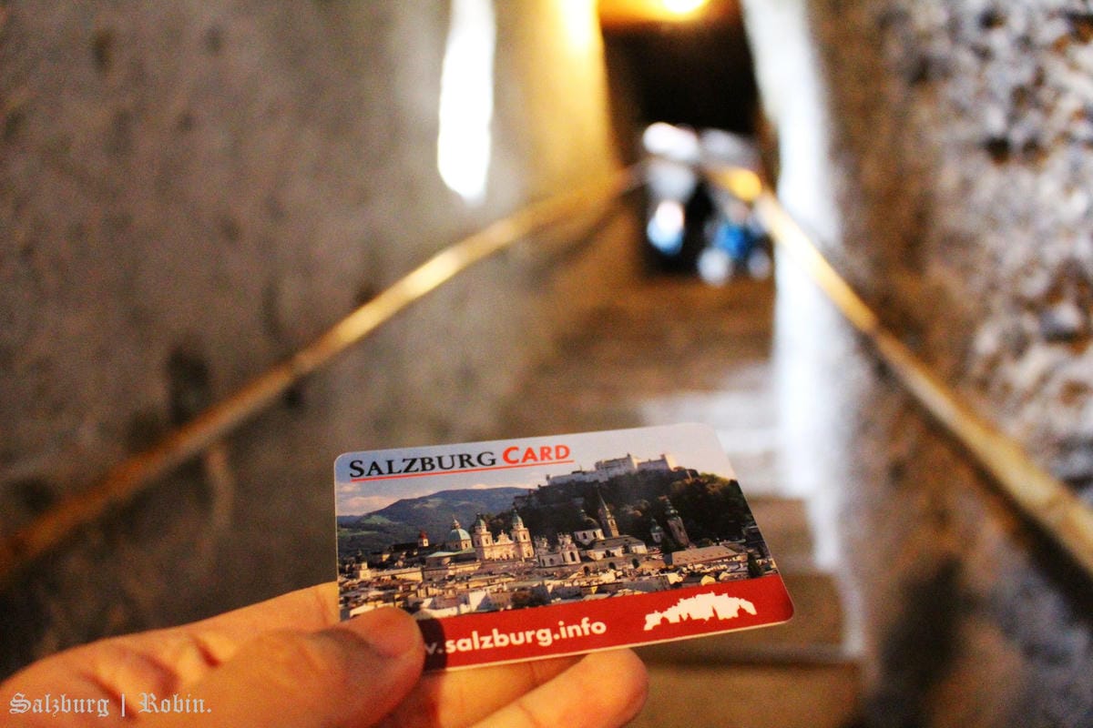 [奧地利] 薩爾斯堡Salzburg舊城區漫遊(下)：地下墓穴、薩爾斯堡要塞城堡、洗馬池、明信片夜景