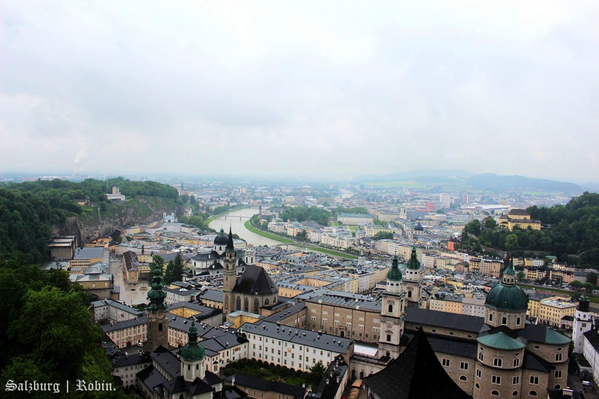 [奧地利] 薩爾斯堡Salzburg舊城區漫遊(下)：地下墓穴、薩爾斯堡要塞城堡、洗馬池、明信片夜景