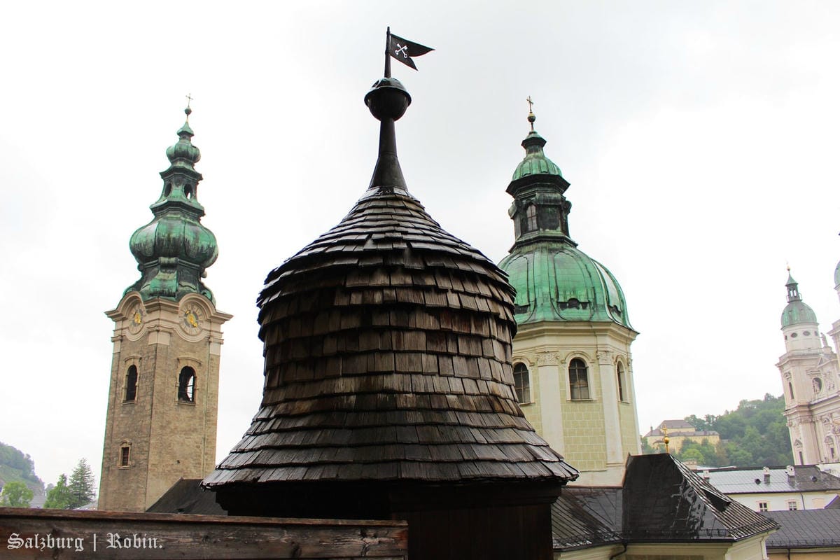 [奧地利] 薩爾斯堡Salzburg舊城區漫遊(下)：地下墓穴、薩爾斯堡要塞城堡、洗馬池、明信片夜景