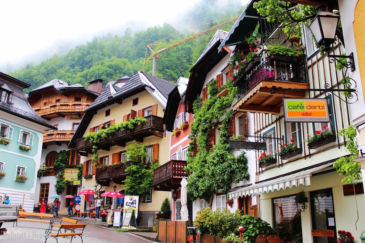 [奧地利] Hallstatt印象(上) -小鎮漫步、湖畔、教堂、骨頭屋、鱒魚料理