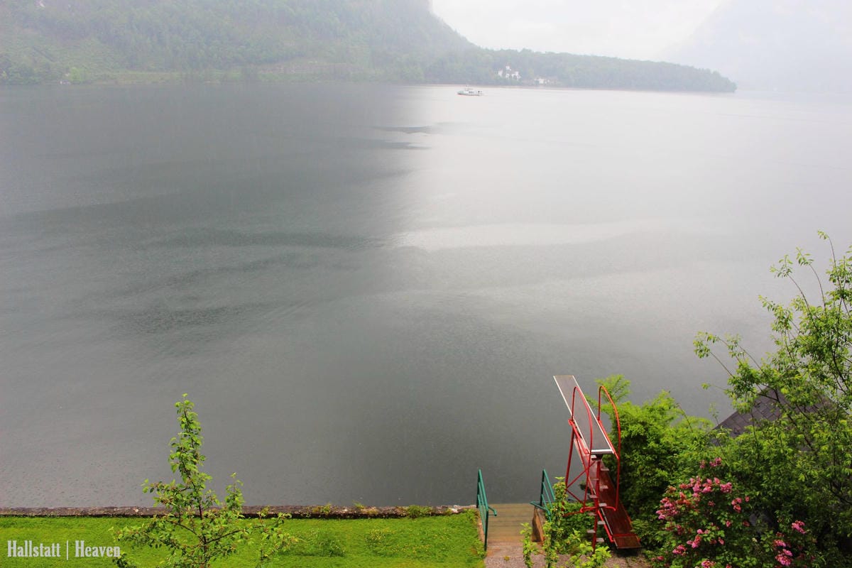 [奧地利] Hallstatt印象(上) -小鎮漫步、湖畔、教堂、骨頭屋、鱒魚料理