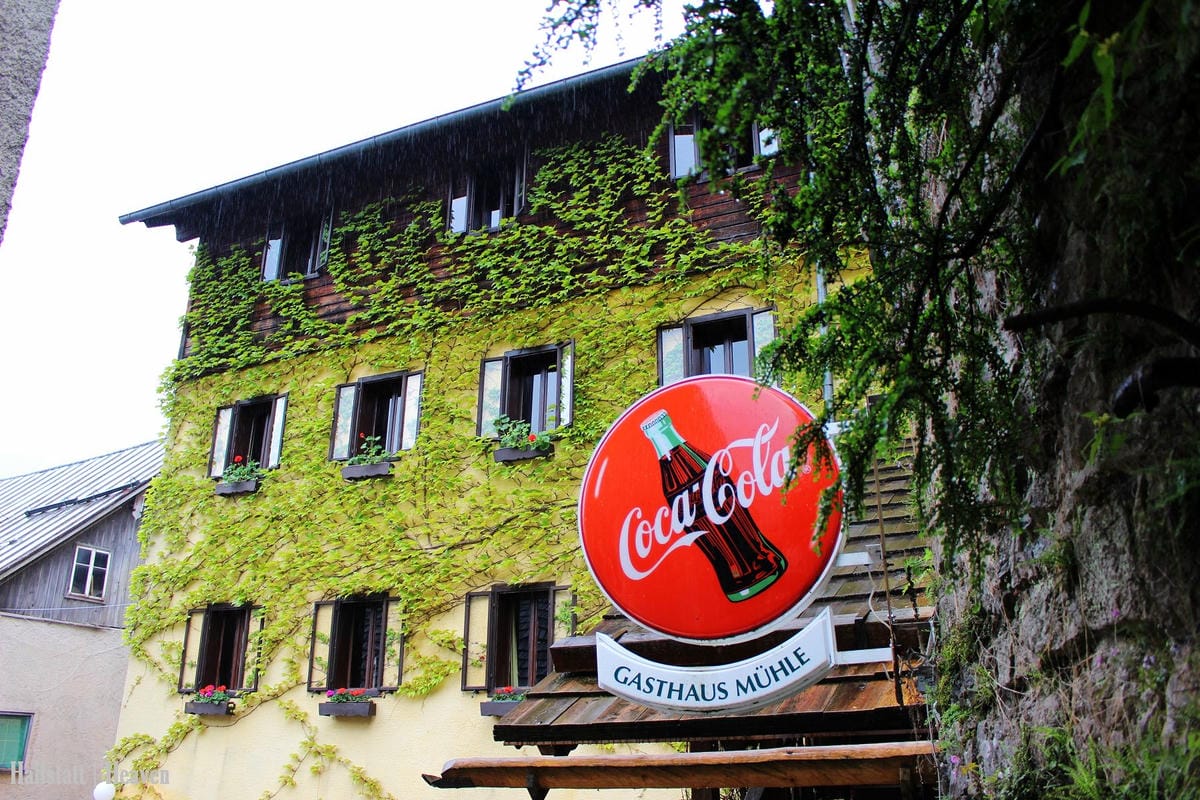 [奧地利] Hallstatt印象(上) -小鎮漫步、湖畔、教堂、骨頭屋、鱒魚料理