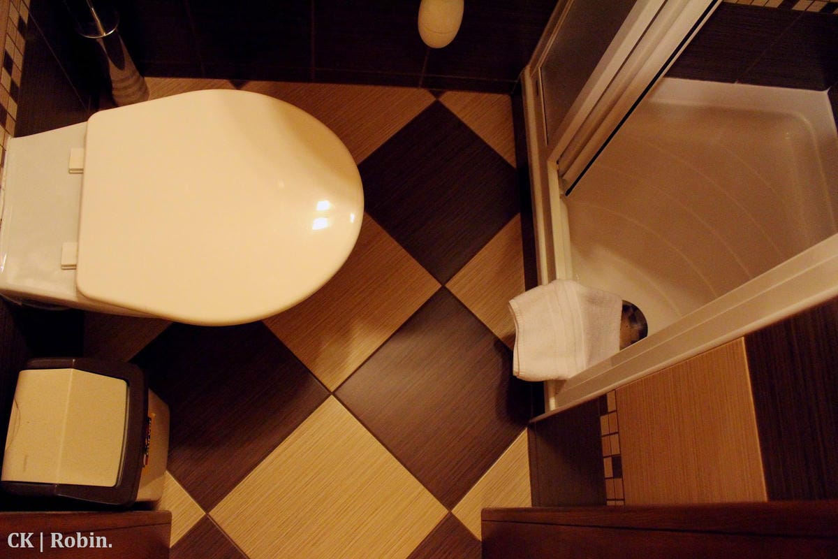 [捷克] Hallstatt→CK(庫倫洛夫)小鎮 直達shuttle搭乘心得 / CK小鎮民宿Zámecké schody (Castle Stairs)住宿心得