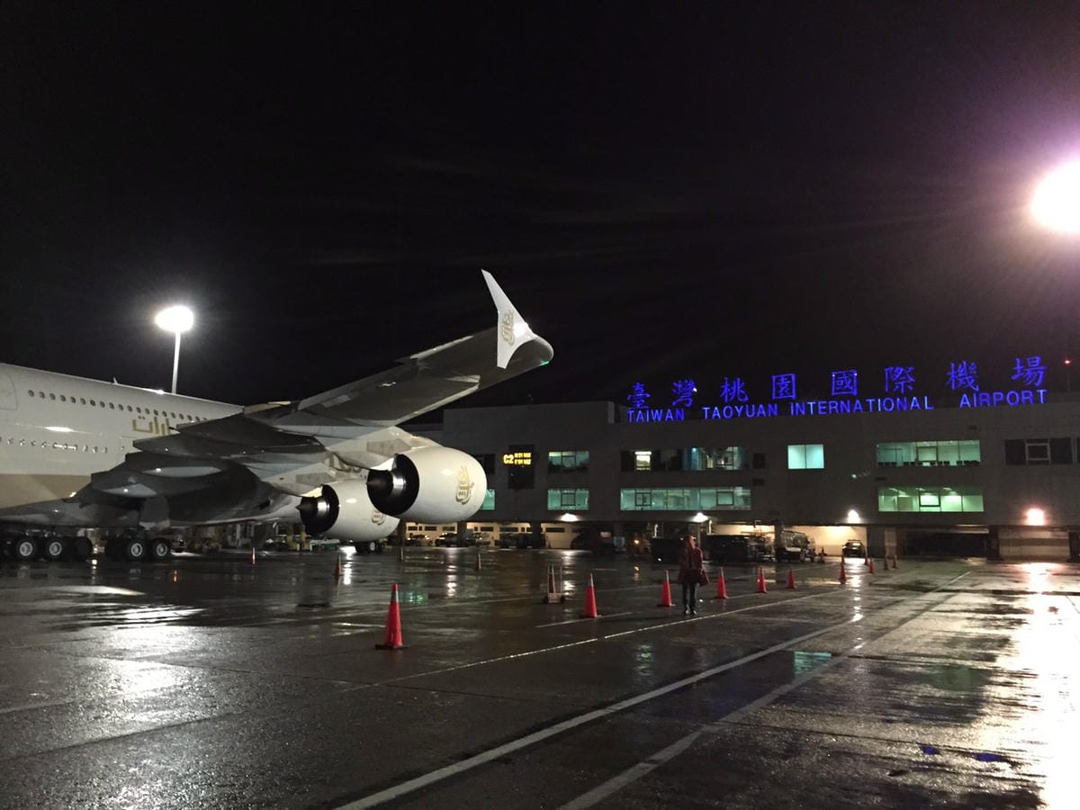 航空迷轟動! Emirates阿聯酋航空A380 世界最大民航客機首度載客抵台! 2015.7.19