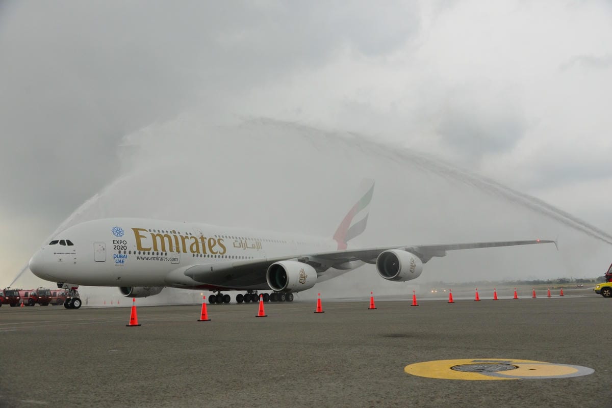 航空迷轟動! Emirates阿聯酋航空A380 世界最大民航客機首度載客抵台! 2015.7.19