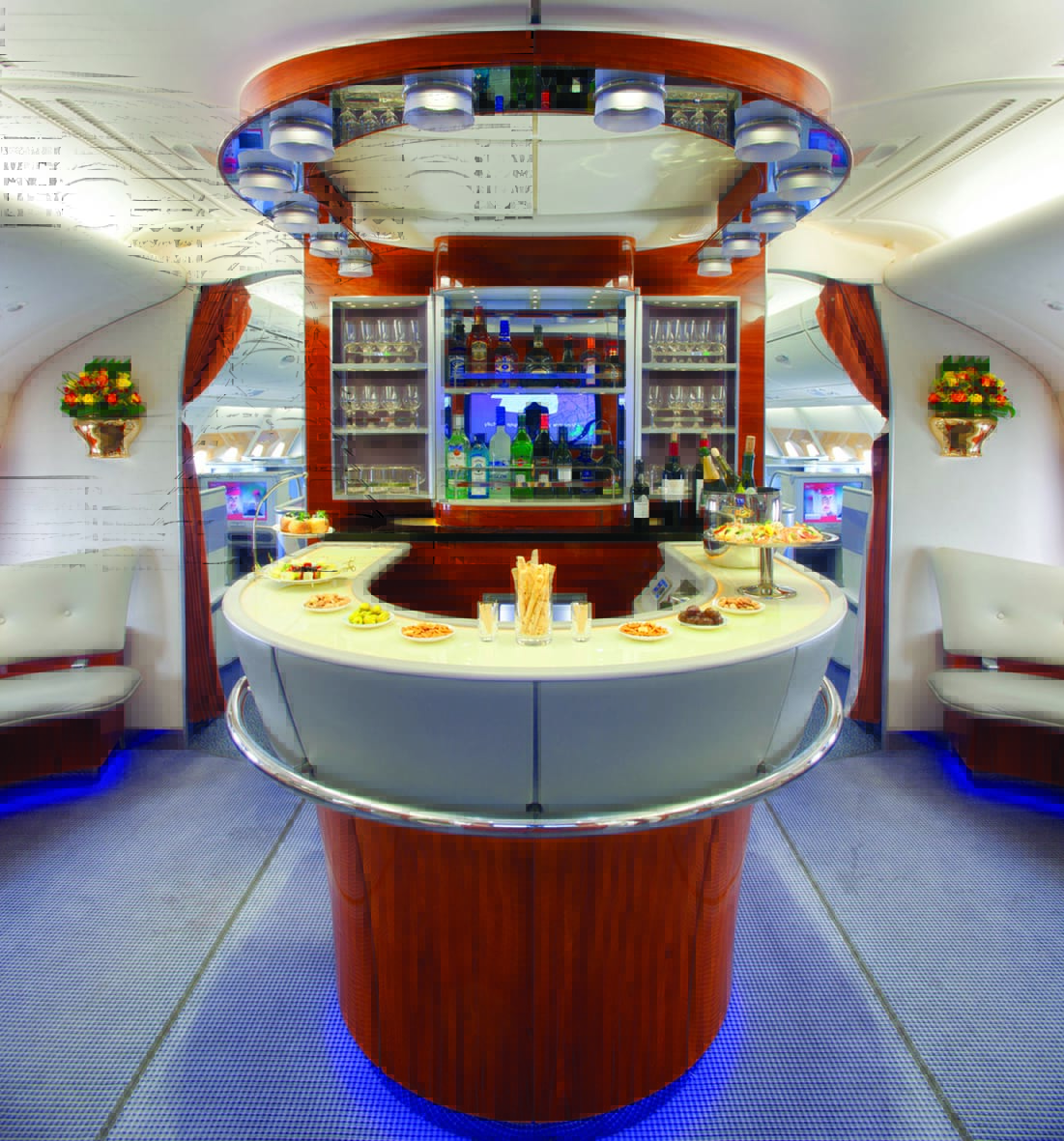 航空迷轟動! Emirates阿聯酋航空A380 世界最大民航客機首度載客抵台! 2015.7.19