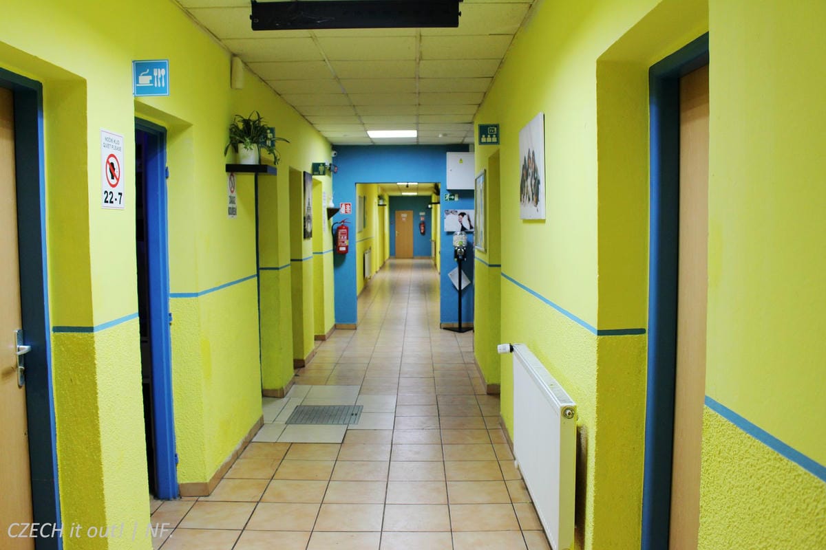 [捷克] 布拉格 HOSTEL KOTVA青年旅館 住宿心得 -機能佳，單人房400CZK起，國際學生證再打八折!