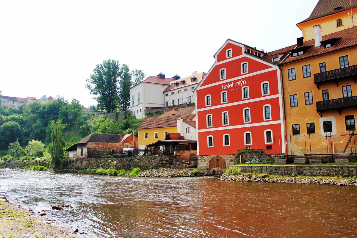 [捷克] 布拉格 HOSTEL KOTVA青年旅館 住宿心得 -機能佳，單人房400CZK起，國際學生證再打八折!