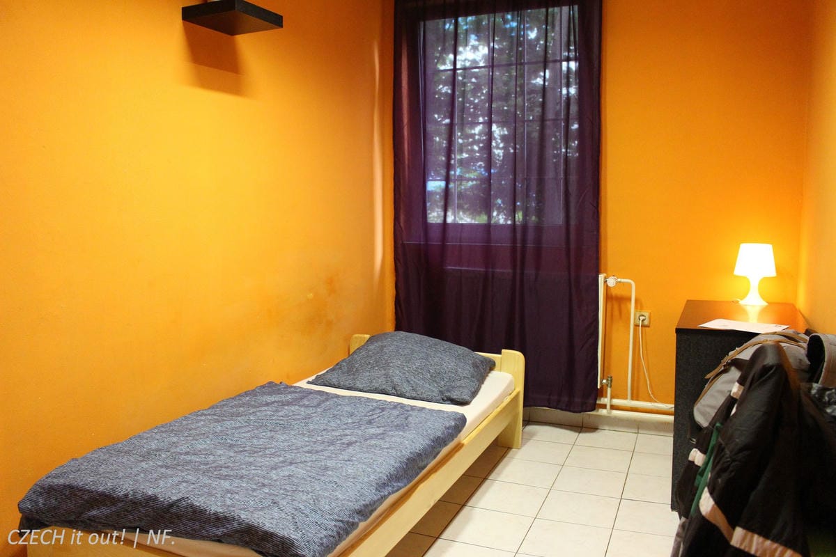 [捷克] 布拉格 HOSTEL KOTVA青年旅館 住宿心得 -機能佳，單人房400CZK起，國際學生證再打八折!