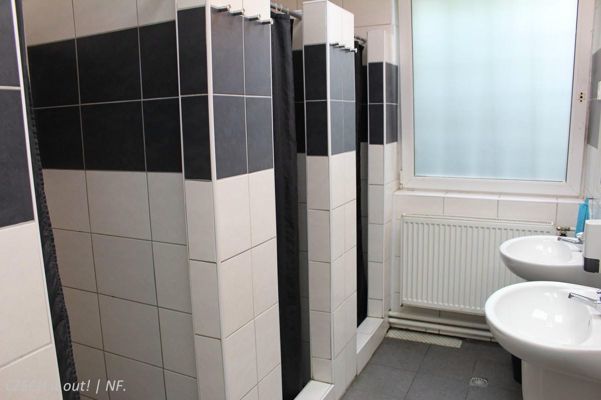 [捷克] 布拉格 HOSTEL KOTVA青年旅館 住宿心得 -機能佳，單人房400CZK起，國際學生證再打八折!