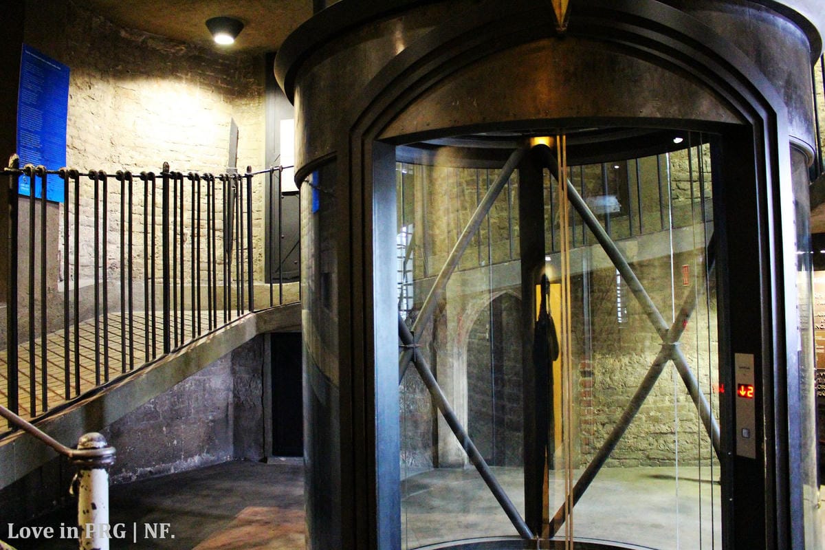 [捷克] 布拉格印象(上)-舊城廣場、舊市政廳鐘樓觀景台、克萊門特學院(世界最美圖書館)、查理大橋、布拉格城堡