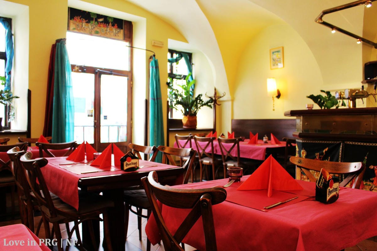 [捷克] 布拉格印象(上)-舊城廣場、舊市政廳鐘樓觀景台、克萊門特學院(世界最美圖書館)、查理大橋、布拉格城堡