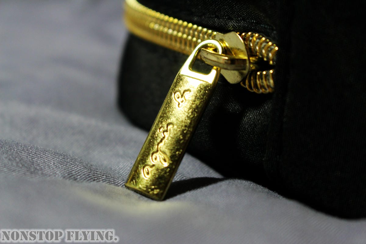 [開箱] 國泰航空 長程線商務艙 agnès b.過夜包 -質感包裝、Murad備品，小B粉絲經典收藏!