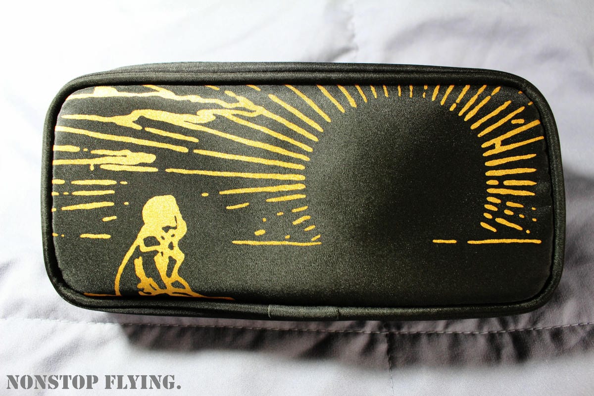 [開箱] 國泰航空 長程線商務艙 agnès b.過夜包 -質感包裝、Murad備品，小B粉絲經典收藏!