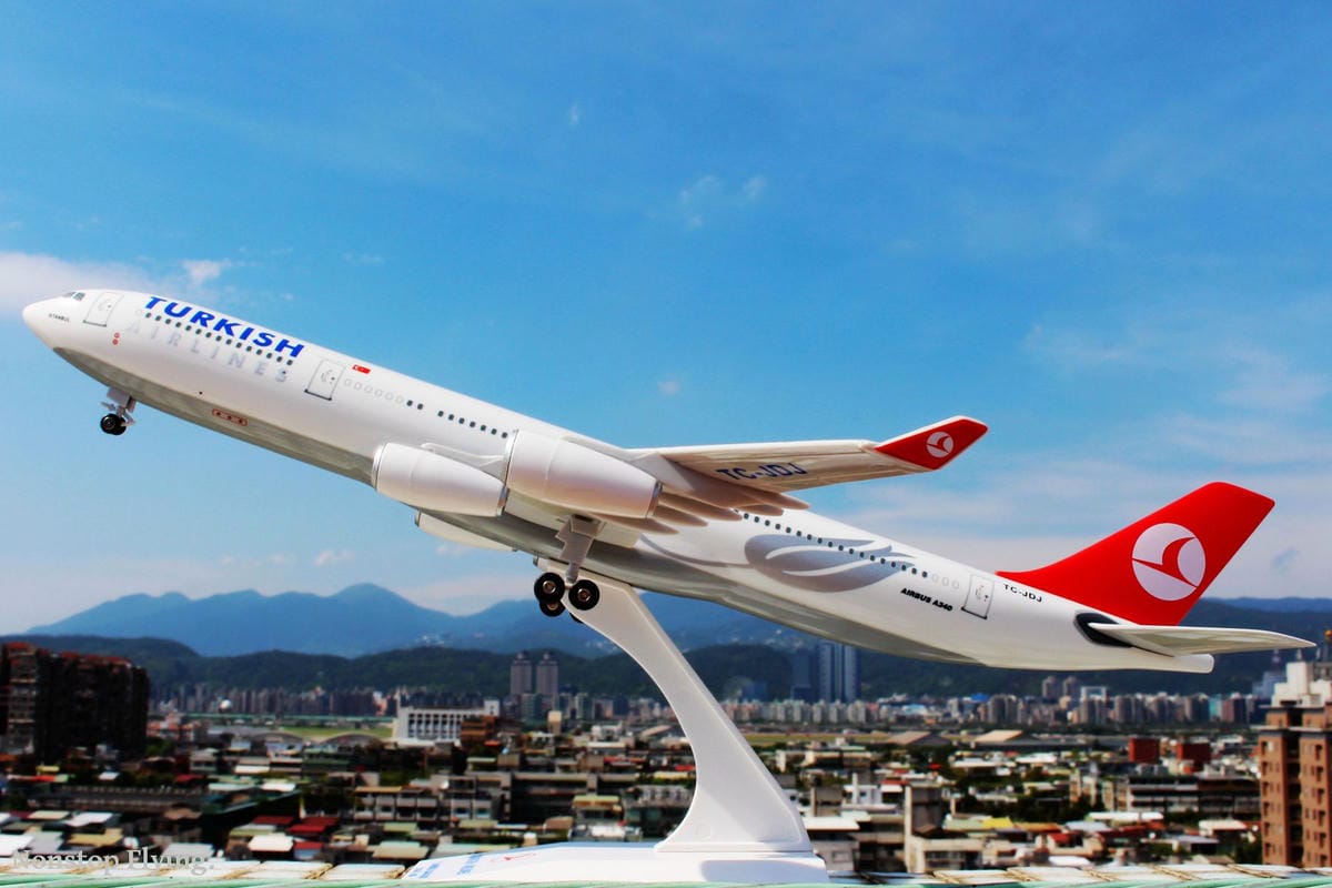 [開箱] 土耳其航空 A340-300客機 1:200模型