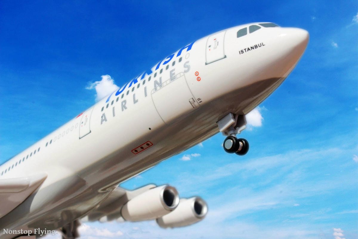 [開箱] 土耳其航空 A340-300客機 1:200模型