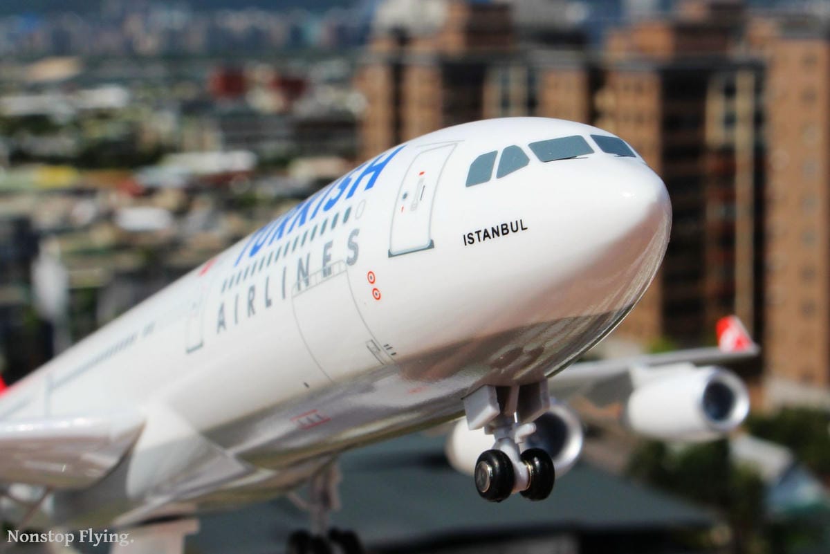 [開箱] 土耳其航空 A340-300客機 1:200模型