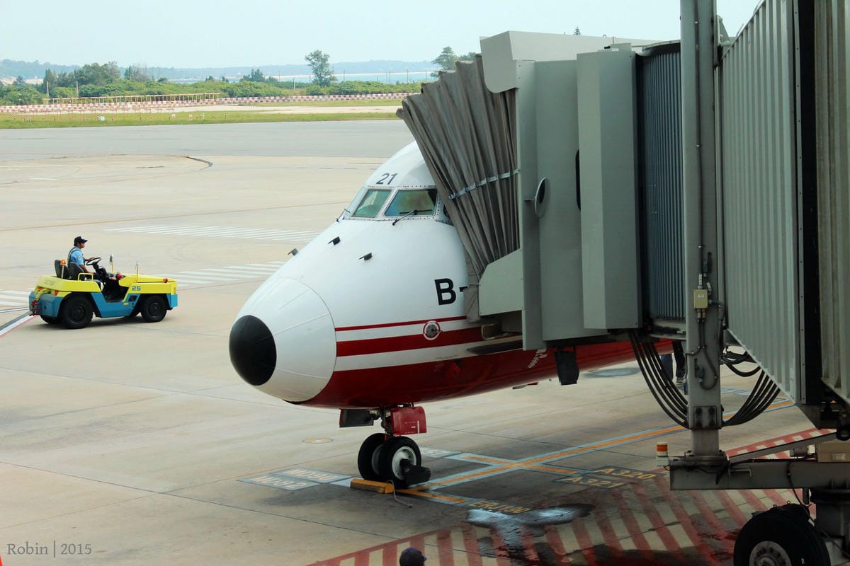 2015.11.05 遠東航空 FE067 台北-金門 飛行記錄-重回MD-82臘腸狗懷舊機艙,空中茶點驚喜服務。 - 第58張圖 2015.11.05 遠東航空 FE067 台北-金門 飛行記錄-重回MD-82臘腸狗懷舊機艙,空中茶點驚喜服務。