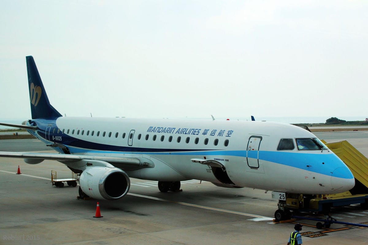 2015.11.05 遠東航空 FE067 台北-金門 飛行記錄-重回MD-82臘腸狗懷舊機艙,空中茶點驚喜服務。 - 第59張圖 2015.11.05 遠東航空 FE067 台北-金門 飛行記錄-重回MD-82臘腸狗懷舊機艙,空中茶點驚喜服務。