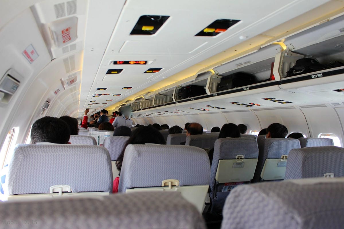 2015.11.05 遠東航空 FE067 台北-金門 飛行記錄-重回MD-82臘腸狗懷舊機艙,空中茶點驚喜服務。 - 第34張圖 2015.11.05 遠東航空 FE067 台北-金門 飛行記錄-重回MD-82臘腸狗懷舊機艙,空中茶點驚喜服務。