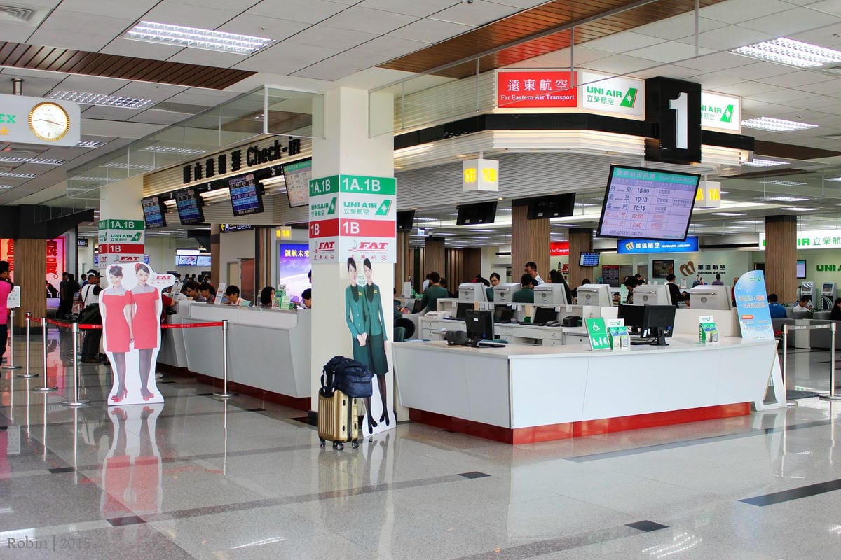 2015.11.05 遠東航空 FE067 台北-金門 飛行記錄-重回MD-82臘腸狗懷舊機艙,空中茶點驚喜服務。 - 第6張圖 2015.11.05 遠東航空 FE067 台北-金門 飛行記錄-重回MD-82臘腸狗懷舊機艙,空中茶點驚喜服務。