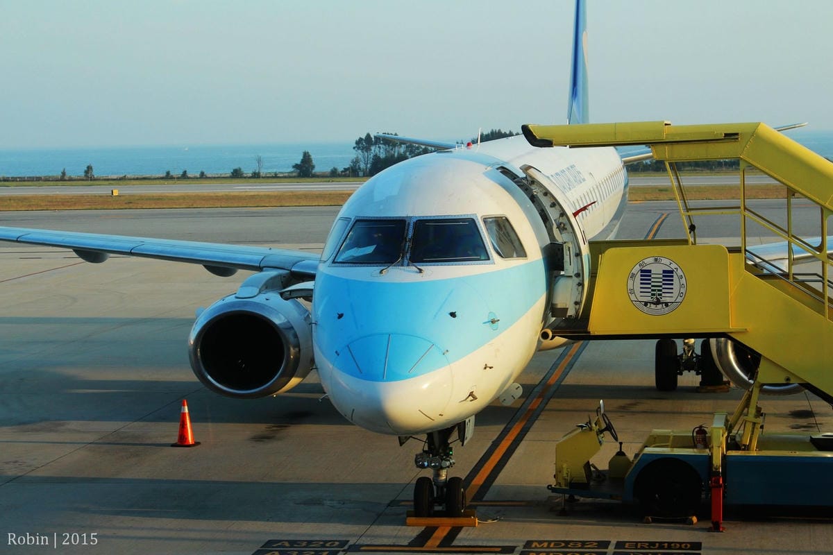 2015.11.07 復興航空 GE240 金門-台北 飛行記錄-ATR 72-600新穎機艙,期盼興航越來越好! - 第23張圖 2015.11.07 復興航空 GE240 金門-台北 飛行記錄-ATR 72-600新穎機艙,期盼興航越來越好!