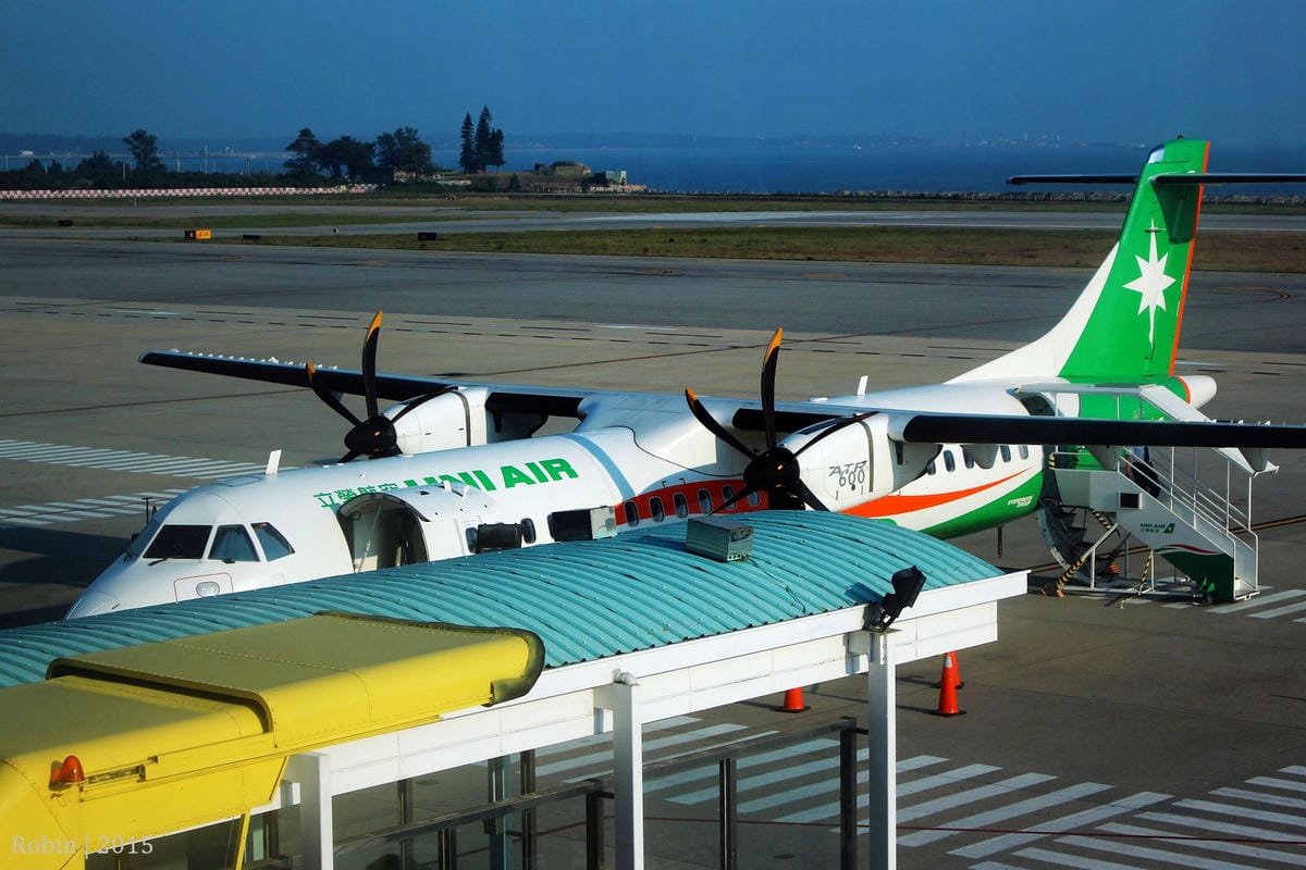 2015.11.07 復興航空 GE240 金門-台北 飛行記錄-ATR 72-600新穎機艙,期盼興航越來越好! - 第12張圖 2015.11.07 復興航空 GE240 金門-台北 飛行記錄-ATR 72-600新穎機艙,期盼興航越來越好!