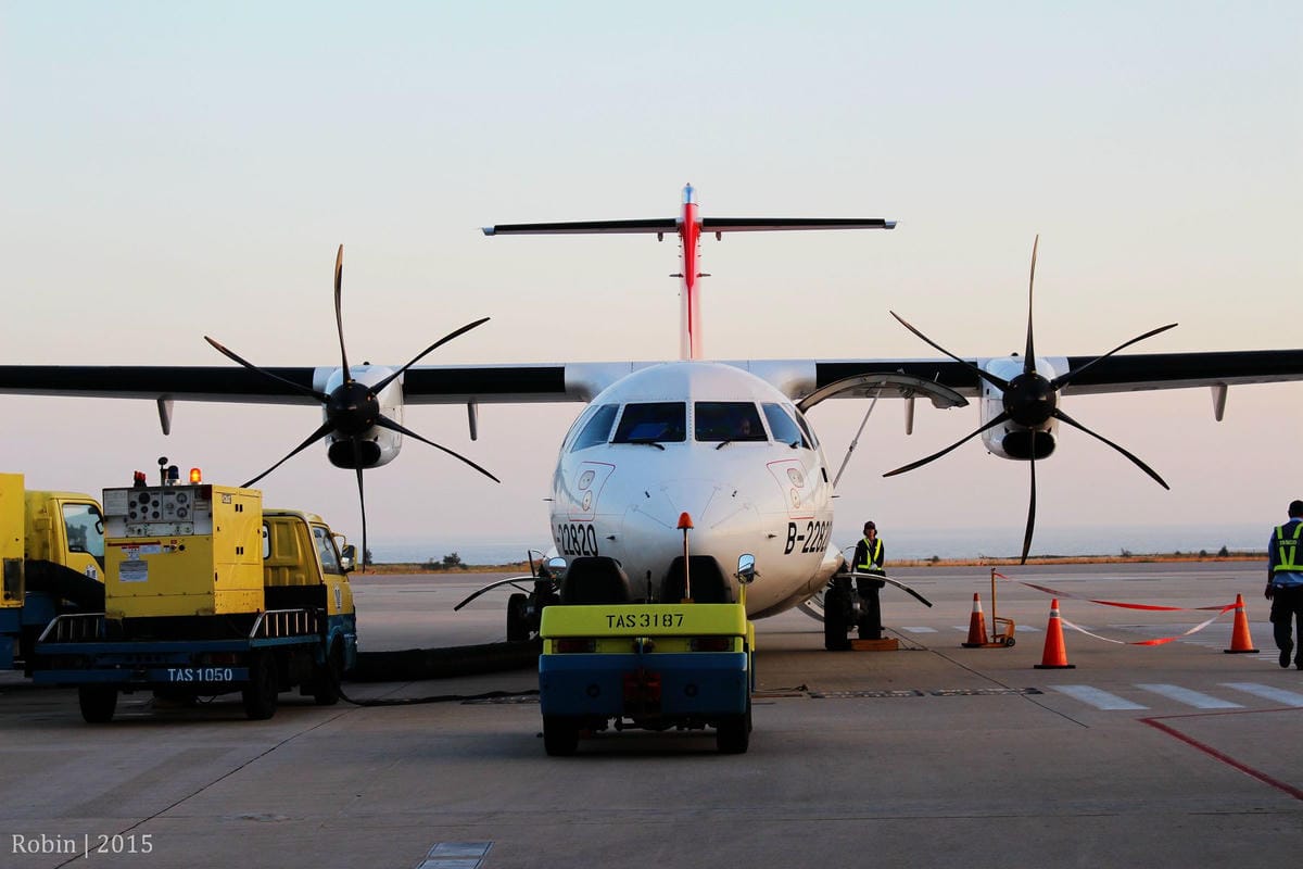 2015.11.07 復興航空 GE240 金門-台北 飛行記錄-ATR 72-600新穎機艙,期盼興航越來越好! - 第29張圖 2015.11.07 復興航空 GE240 金門-台北 飛行記錄-ATR 72-600新穎機艙,期盼興航越來越好!