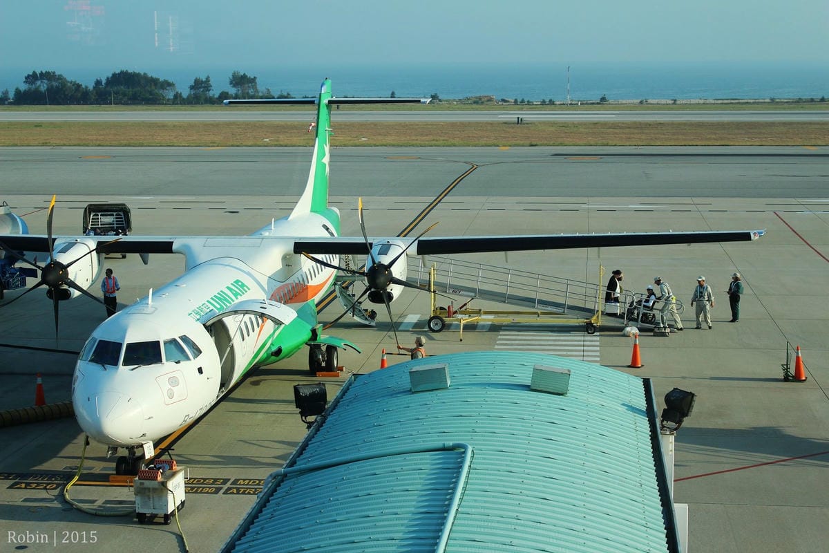 2015.11.07 復興航空 GE240 金門-台北 飛行記錄-ATR 72-600新穎機艙,期盼興航越來越好! - 第18張圖 2015.11.07 復興航空 GE240 金門-台北 飛行記錄-ATR 72-600新穎機艙,期盼興航越來越好!