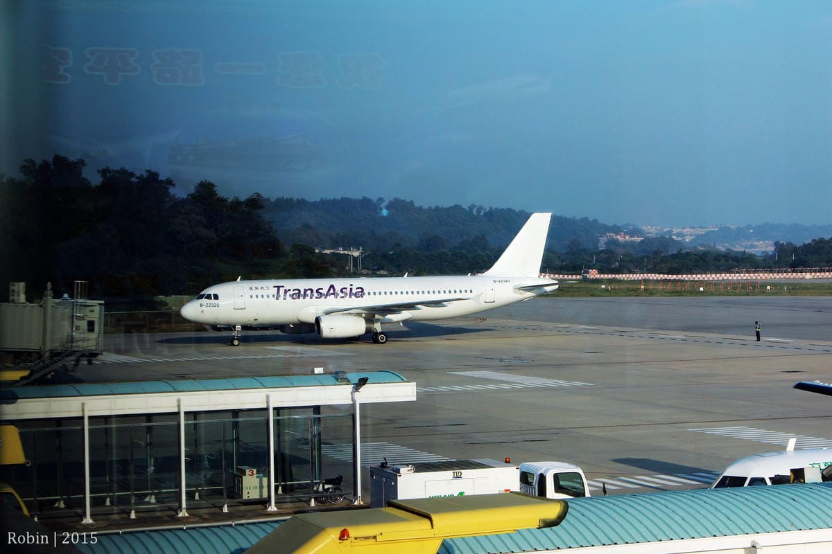 2015.11.07 復興航空 GE240 金門-台北 飛行記錄-ATR 72-600新穎機艙,期盼興航越來越好! - 第19張圖 2015.11.07 復興航空 GE240 金門-台北 飛行記錄-ATR 72-600新穎機艙,期盼興航越來越好!