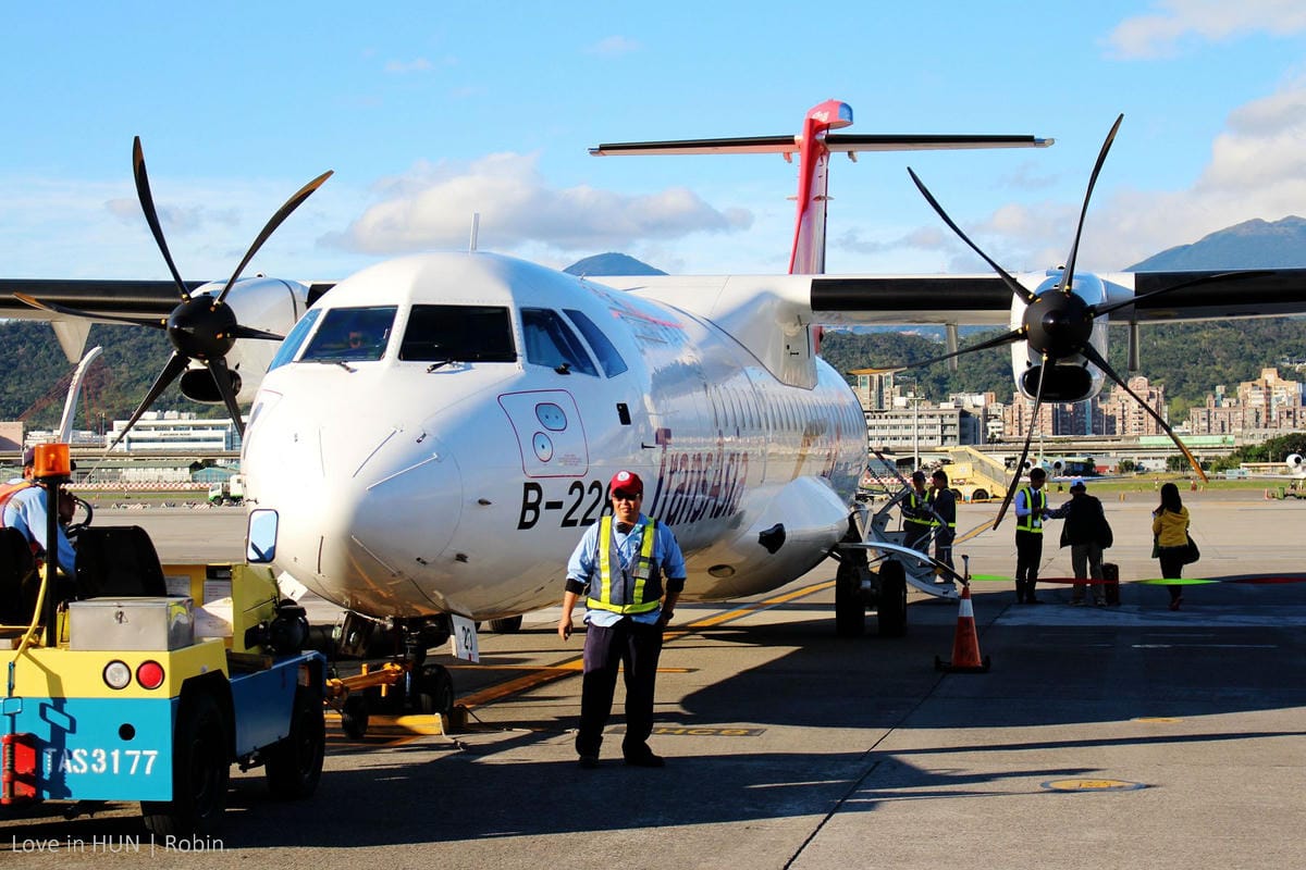 2015.12.05 復興航空 GE013 台北-花蓮 飛行記錄 – 電子用品規範放寬,鏡頭解嚴看見台灣! - 第16張圖 2015.12.05 復興航空 GE013 台北-花蓮 飛行記錄 – 電子用品規範放寬,鏡頭解嚴看見台灣!